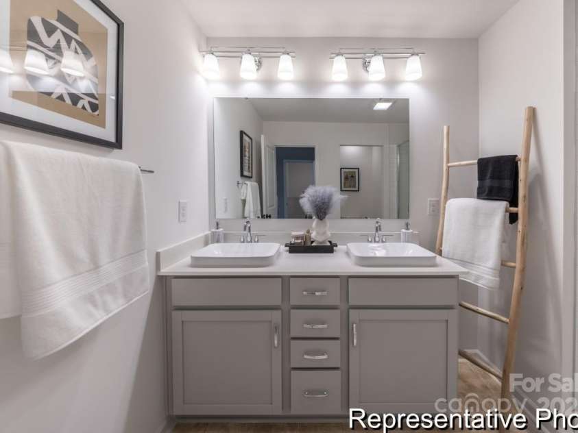 11339 Magpie Court, Charlotte, NC 28215.  MLS# CAR4277184, YatesRealty ID 26387. 