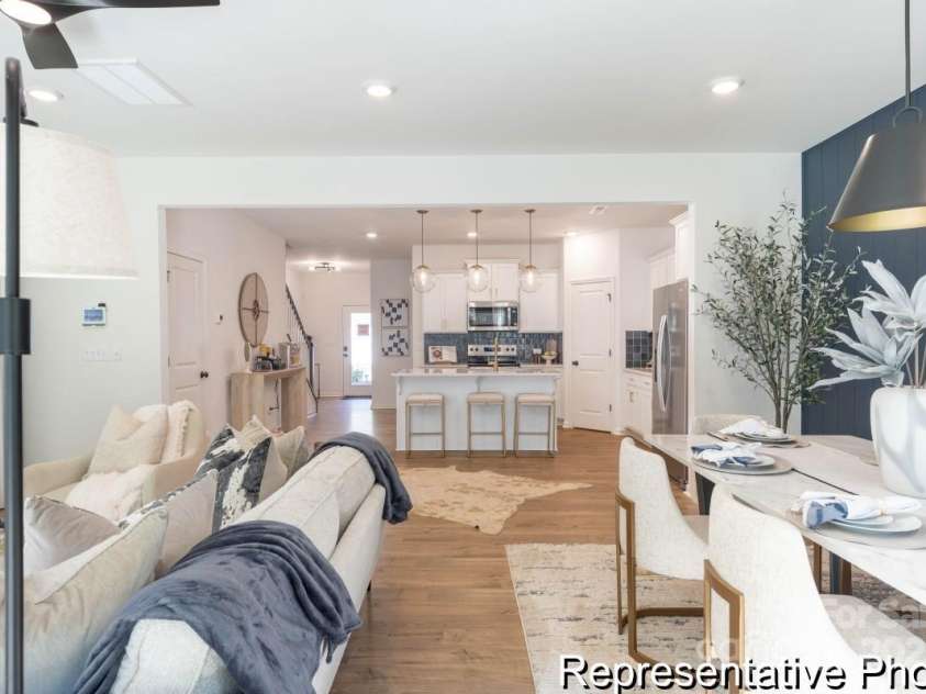 11339 Magpie Court, Charlotte, NC 28215.  MLS# CAR4277184, YatesRealty ID 26387. 