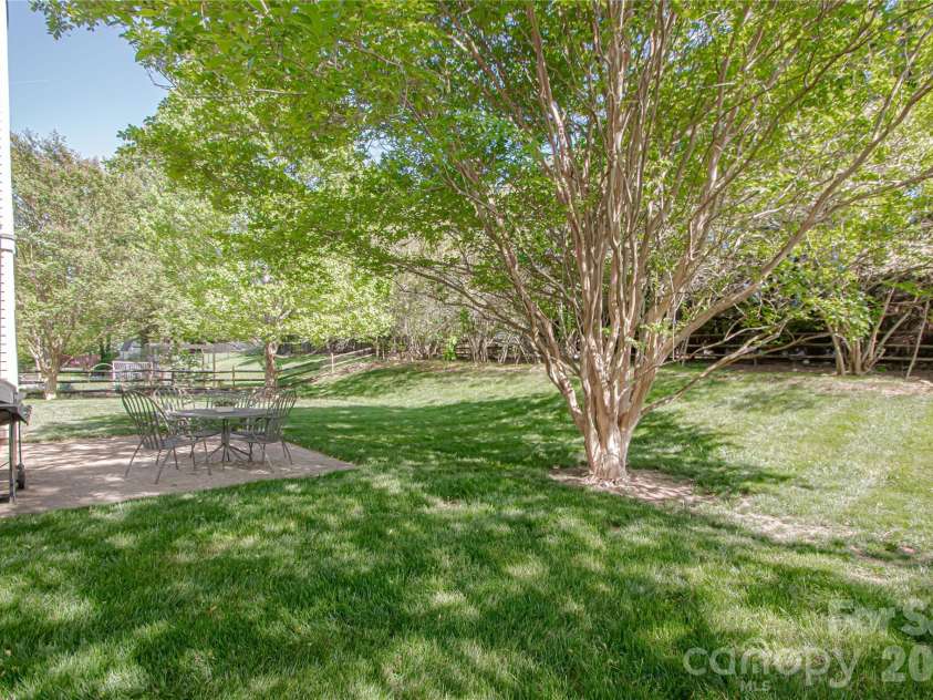 1621 Mountain Ashe Court, Matthews, NC 28105.  MLS# CAR4385582, YatesRealty ID 26387. 