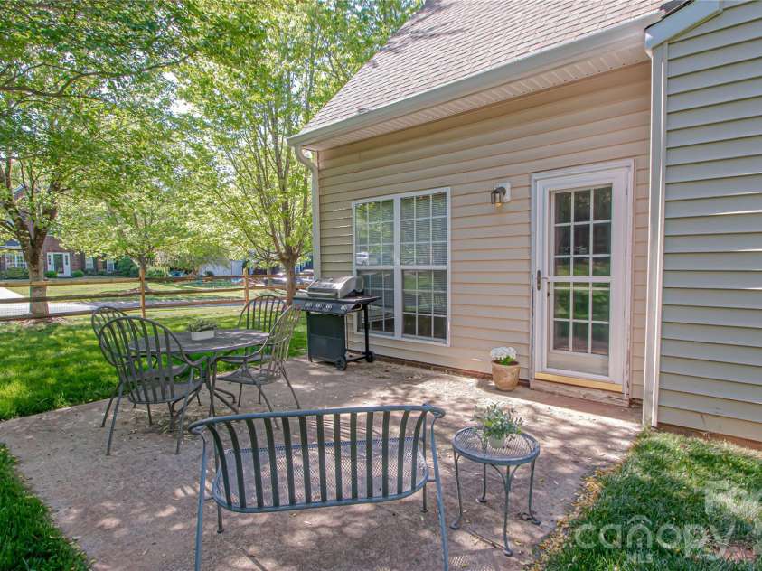 1621 Mountain Ashe Court, Matthews, NC 28105.  MLS# CAR4385582, YatesRealty ID 26387. 