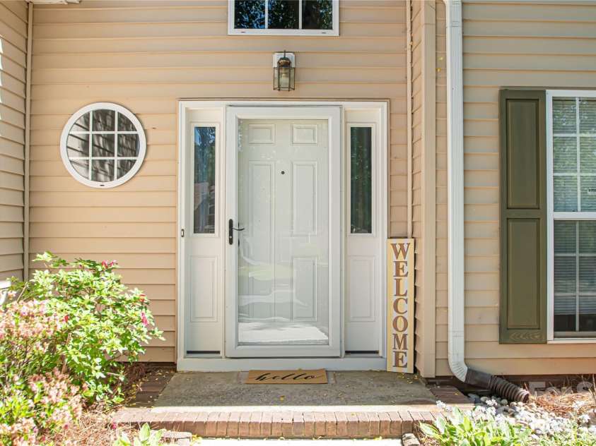 1621 Mountain Ashe Court, Matthews, NC 28105.  MLS# CAR4385582, YatesRealty ID 26387. 