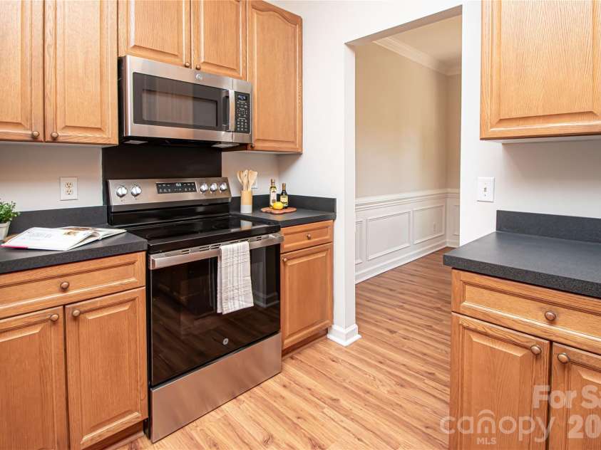 1621 Mountain Ashe Court, Matthews, NC 28105.  MLS# CAR4385582, YatesRealty ID 26387. 