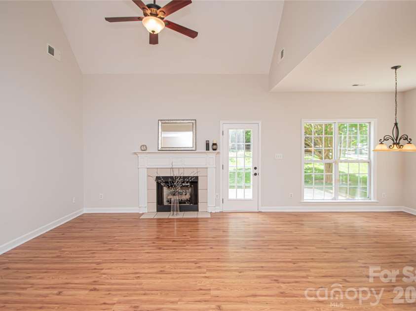 1621 Mountain Ashe Court, Matthews, NC 28105.  MLS# CAR4385582, YatesRealty ID 26387. 