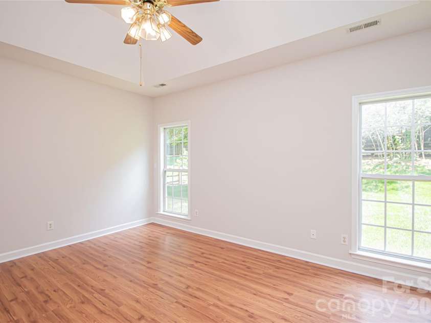 1621 Mountain Ashe Court, Matthews, NC 28105.  MLS# CAR4385582, YatesRealty ID 26387. 