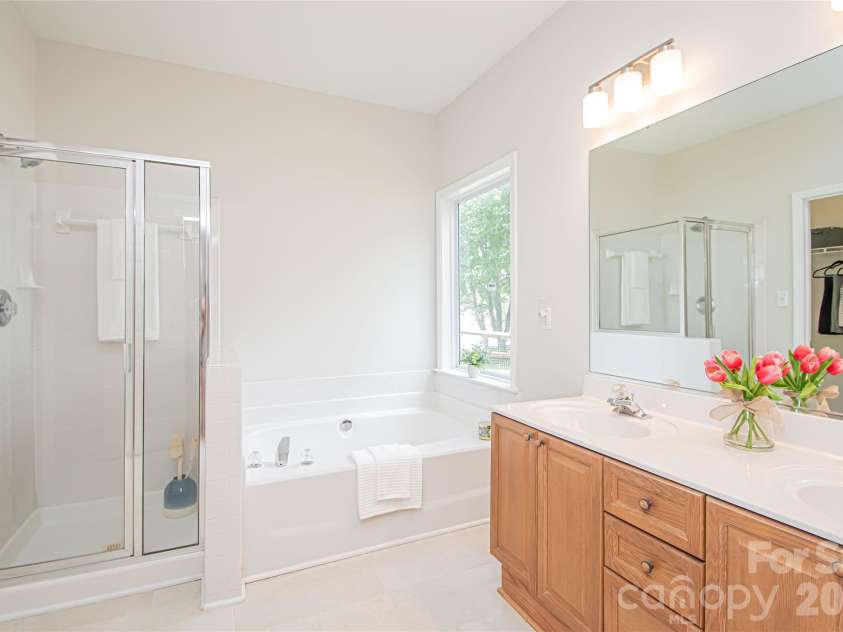 1621 Mountain Ashe Court, Matthews, NC 28105.  MLS# CAR4385582, YatesRealty ID 26387. 
