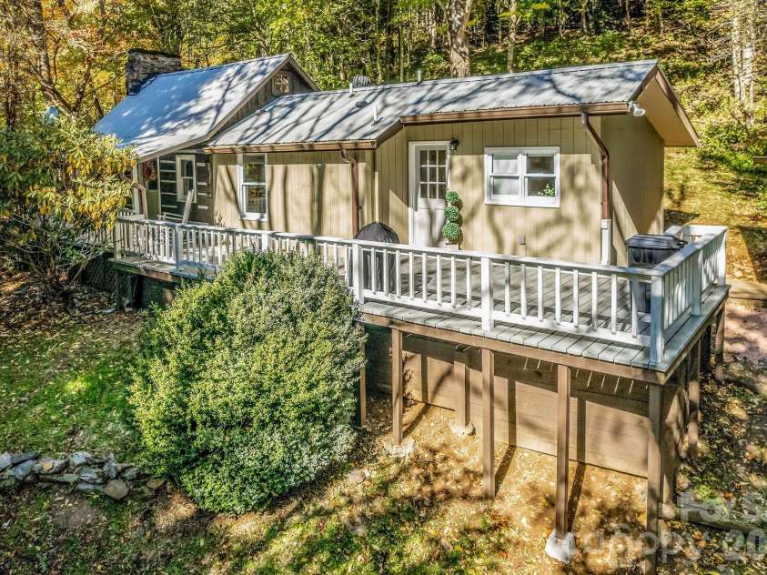 284 Grady Winkler Road, Boone, NC 28607.  MLS# CAR4397278, YatesRealty ID 26388. 