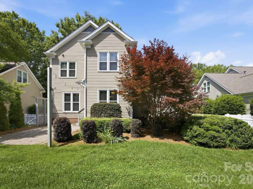 805 Celbridge Court, Charlotte, NC 28270.  MLS# CAR4386155, YatesRealty ID 26389. 
