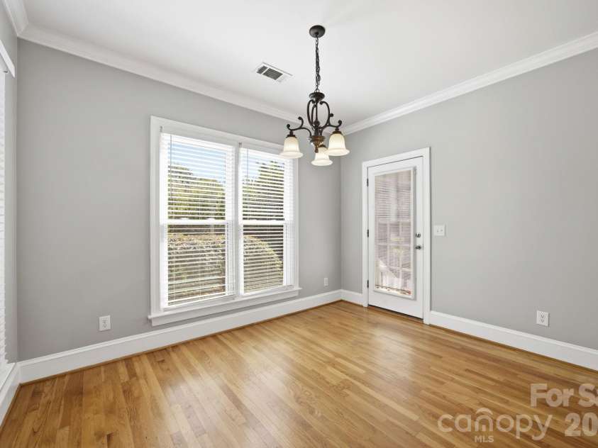 805 Celbridge Court, Charlotte, NC 28270.  MLS# CAR4386155, YatesRealty ID 26389. Breakfast Area