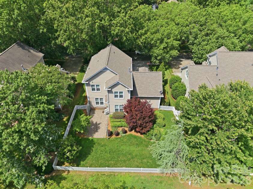805 Celbridge Court, Charlotte, NC 28270.  MLS# CAR4386155, YatesRealty ID 26389. Fully Fenced Back Yard