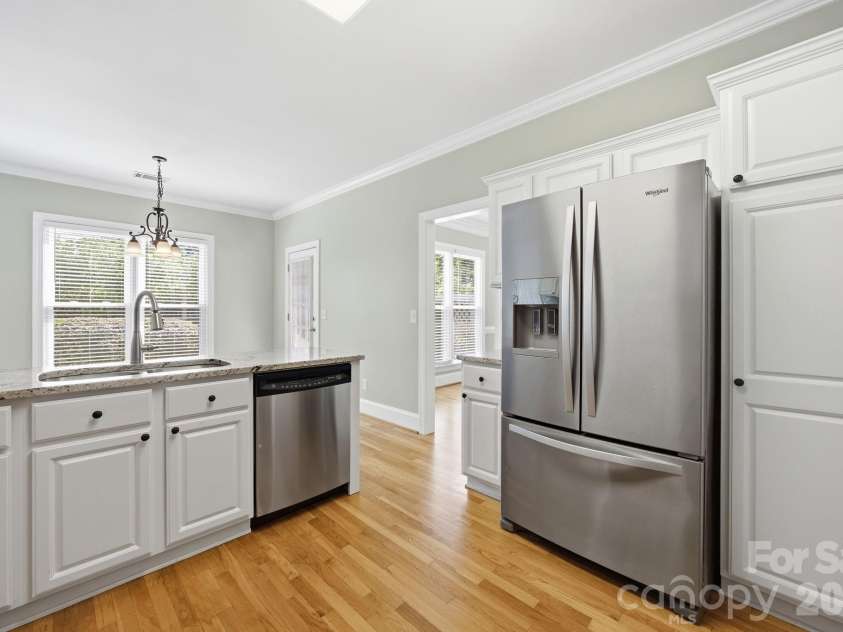 805 Celbridge Court, Charlotte, NC 28270.  MLS# CAR4386155, YatesRealty ID 26389. Kitchen - looking into Breakfast area