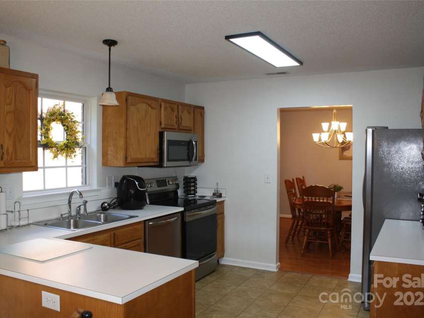 107 Prestwick Court, Salisbury, NC 28146.  MLS# CAR4314400, YatesRealty ID 2639. Kitchen