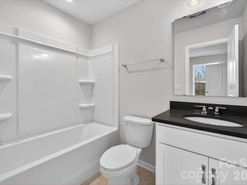 212 Ferebee Place, Charlotte, NC 28213.  MLS# CAR4335439, YatesRealty ID 2639. Bath 3 (1st Floor)