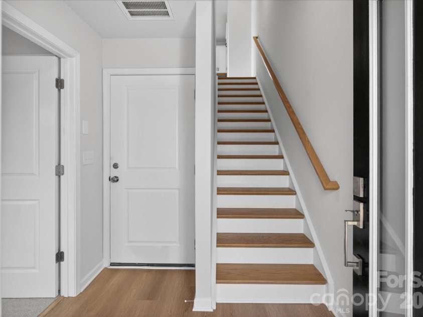 212 Ferebee Place, Charlotte, NC 28213.  MLS# CAR4335439, YatesRealty ID 2639. Entry