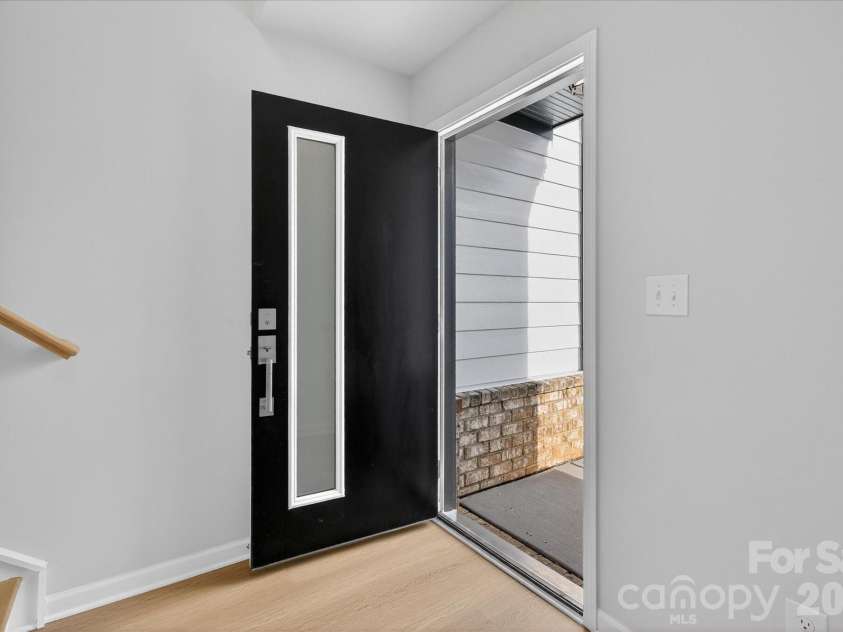 212 Ferebee Place, Charlotte, NC 28213.  MLS# CAR4335439, YatesRealty ID 2639. Entry
