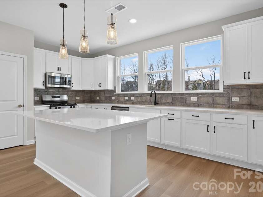 212 Ferebee Place, Charlotte, NC 28213.  MLS# CAR4335439, YatesRealty ID 2639. Kitchen