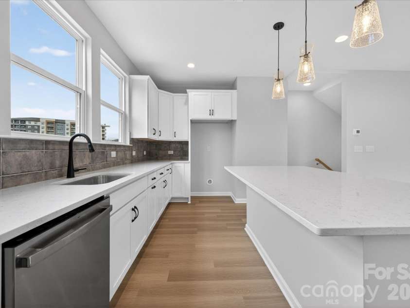 212 Ferebee Place, Charlotte, NC 28213.  MLS# CAR4335439, YatesRealty ID 2639. Kitchen