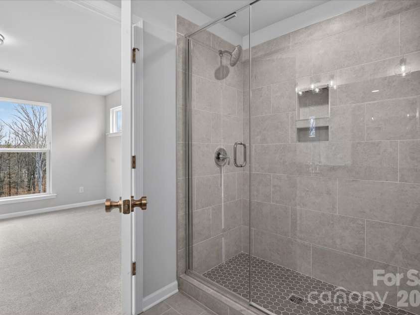 212 Ferebee Place, Charlotte, NC 28213.  MLS# CAR4335439, YatesRealty ID 2639. Premier Bath