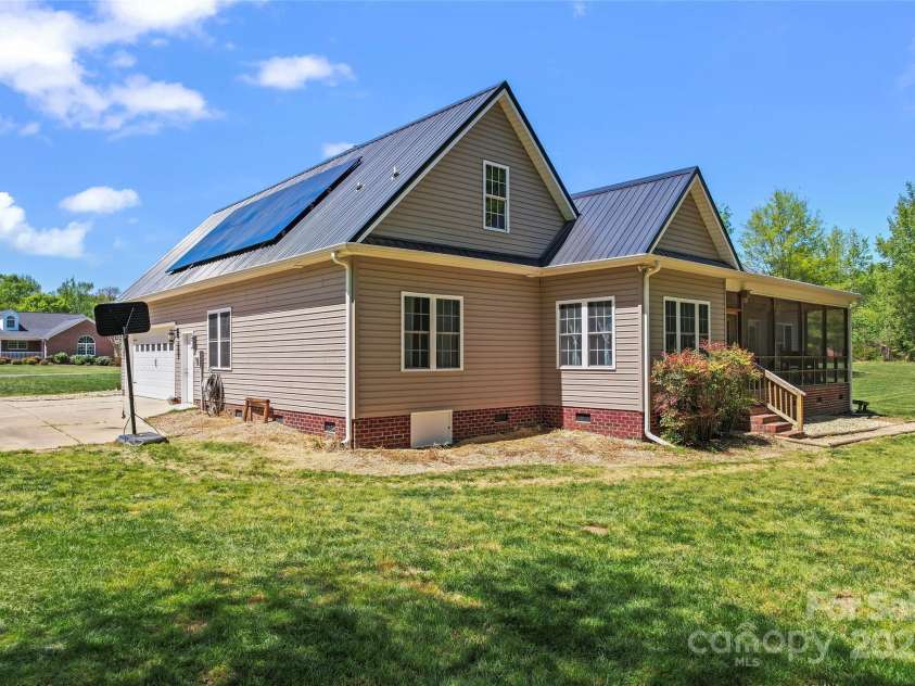 520 Steeple Chase Trail, Salisbury, NC 28144.  MLS# CAR4248433, YatesRealty ID 26390. 