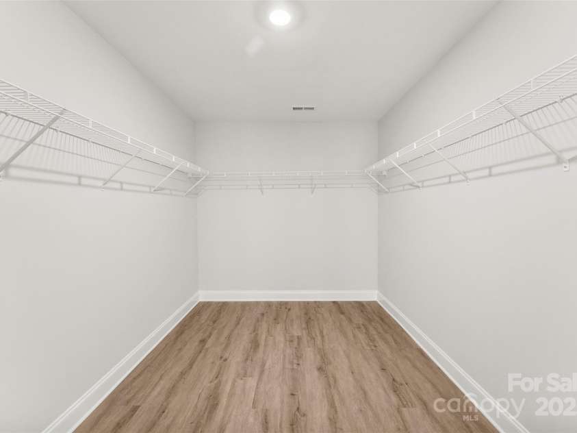 1227 Breezewood Drive, Charlotte, NC 28262.  MLS# CAR4274143, YatesRealty ID 26393. 