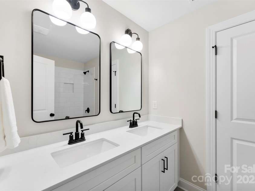 1227 Breezewood Drive, Charlotte, NC 28262.  MLS# CAR4274143, YatesRealty ID 26393. 