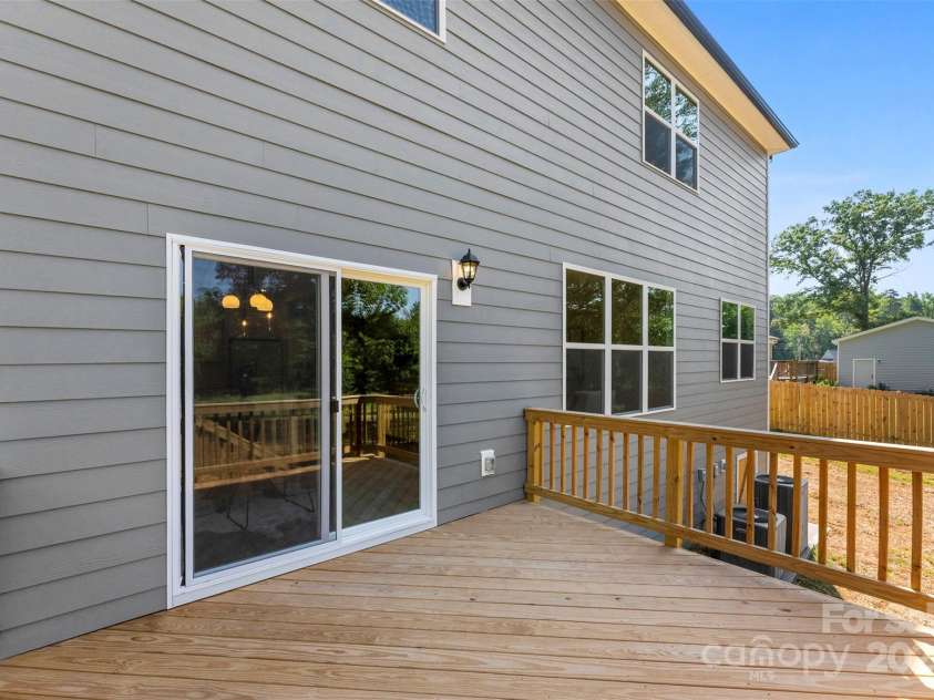 1227 Breezewood Drive, Charlotte, NC 28262.  MLS# CAR4274143, YatesRealty ID 26393. 