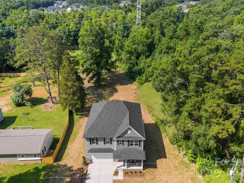 1227 Breezewood Drive, Charlotte, NC 28262.  MLS# CAR4274143, YatesRealty ID 26393. 