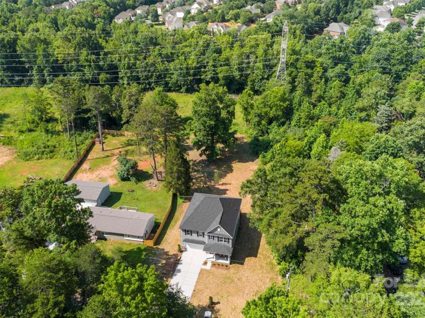 1227 Breezewood Drive, Charlotte, NC 28262.  MLS# CAR4274143, YatesRealty ID 26393. 