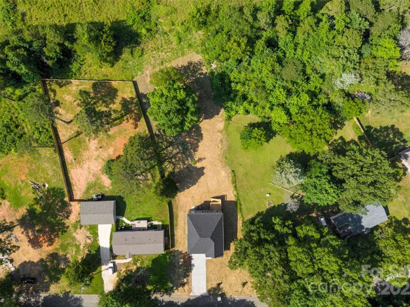 1227 Breezewood Drive, Charlotte, NC 28262.  MLS# CAR4274143, YatesRealty ID 26393. 