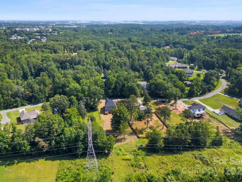 1227 Breezewood Drive, Charlotte, NC 28262.  MLS# CAR4274143, YatesRealty ID 26393. 