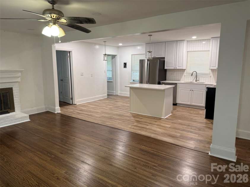 1662 Browns Avenue, Charlotte, NC 28208.  MLS# CAR4385030, YatesRealty ID 26393. Open Floorplan Living/Dining/Kitchen