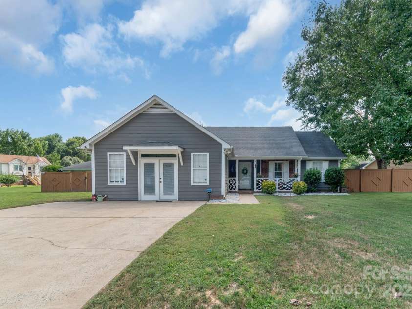 4614 Jacquelyne Drive, Indian Trail, NC 28079.  MLS# CAR4275500, YatesRealty ID 26394. 