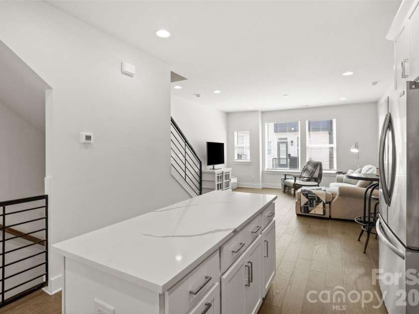 5040 York Park Lane, Charlotte, NC 28217.  MLS# CAR4375245, YatesRealty ID 26395. Kitchen