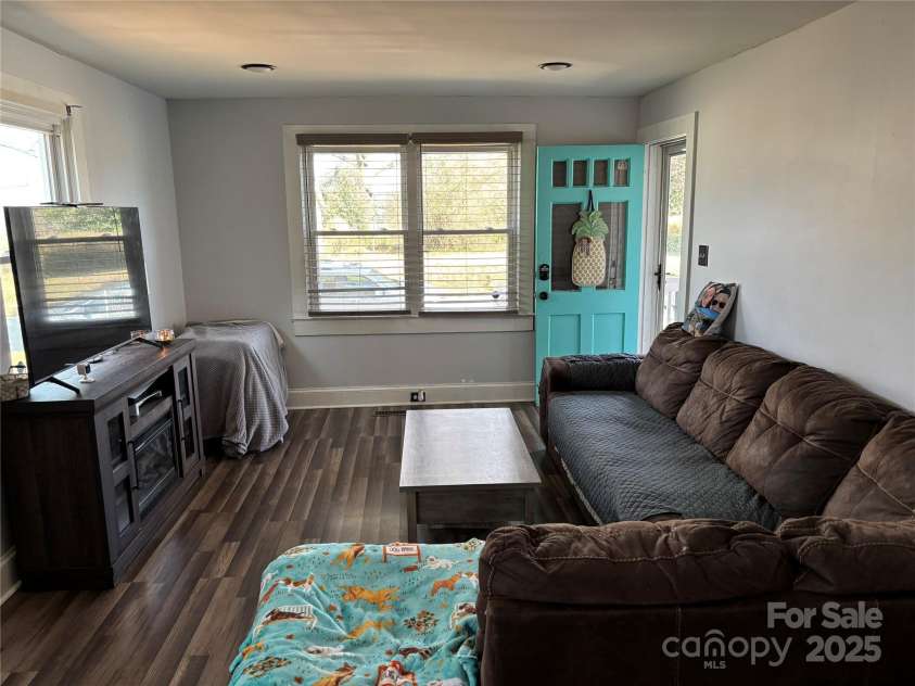 827 Horah Street, Salisbury, NC 28144.  MLS# CAR4226117, YatesRealty ID 26396. 