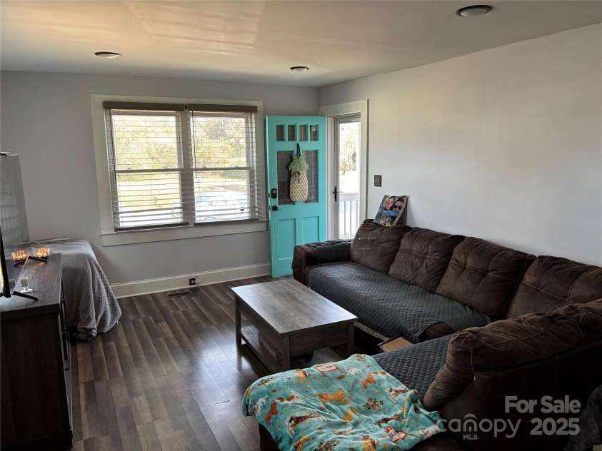 827 Horah Street, Salisbury, NC 28144.  MLS# CAR4226117, YatesRealty ID 26396. 
