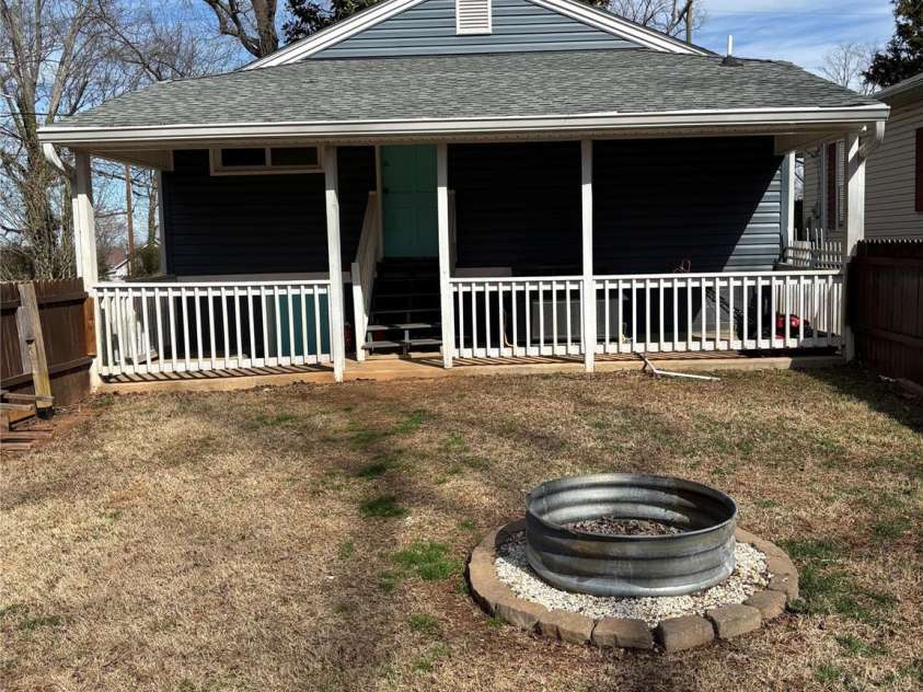 827 Horah Street, Salisbury, NC 28144.  MLS# CAR4226117, YatesRealty ID 26396. 