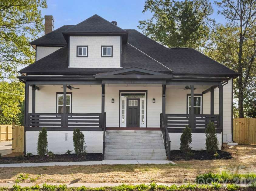918 New Hope Road, Gastonia, NC 28054.  MLS# CAR4368085, YatesRealty ID 26396. 