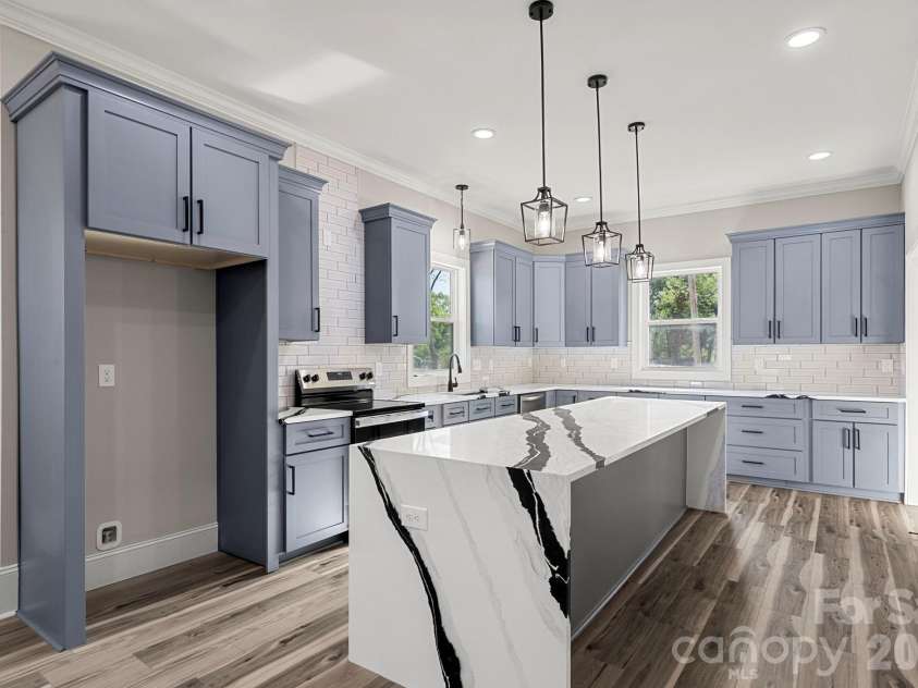 918 New Hope Road, Gastonia, NC 28054.  MLS# CAR4368085, YatesRealty ID 26396. 