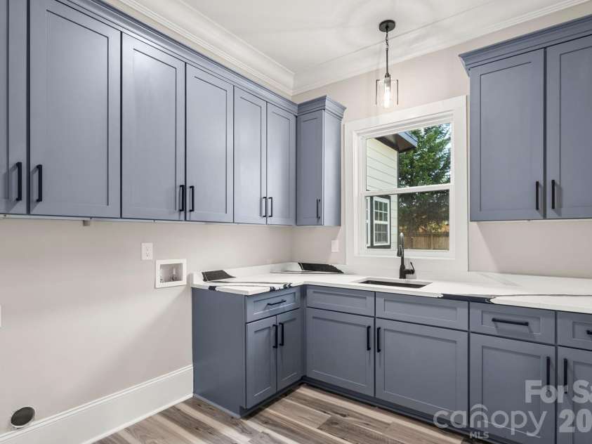918 New Hope Road, Gastonia, NC 28054.  MLS# CAR4368085, YatesRealty ID 26396. 