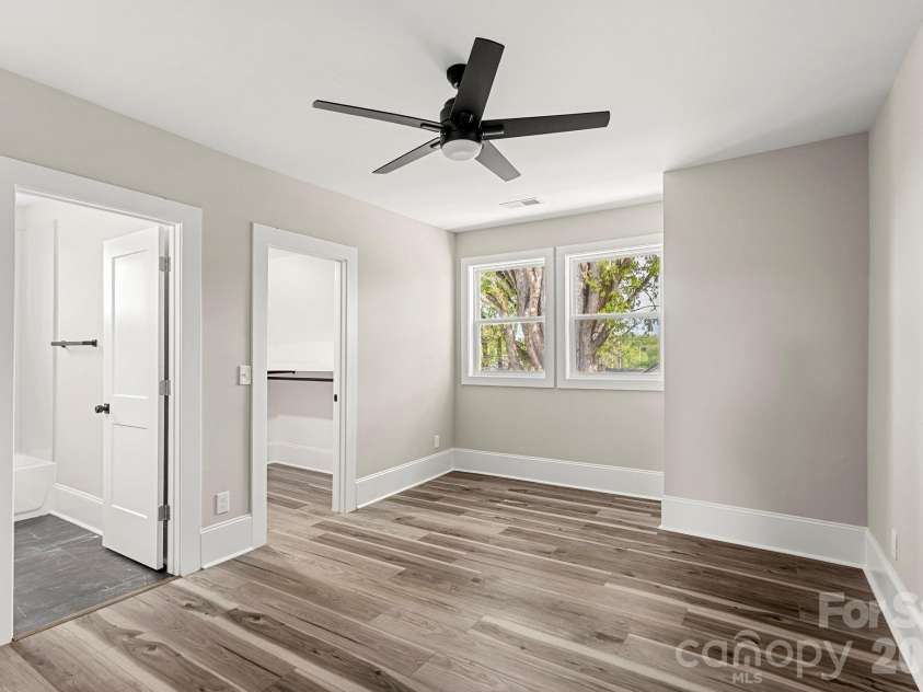 918 New Hope Road, Gastonia, NC 28054.  MLS# CAR4368085, YatesRealty ID 26396. 