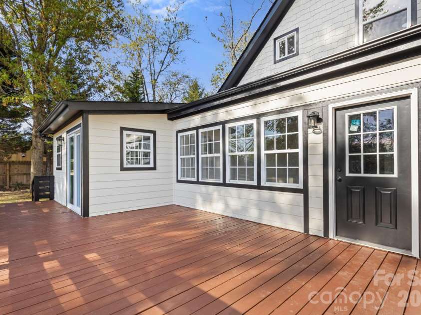 918 New Hope Road, Gastonia, NC 28054.  MLS# CAR4368085, YatesRealty ID 26396. 