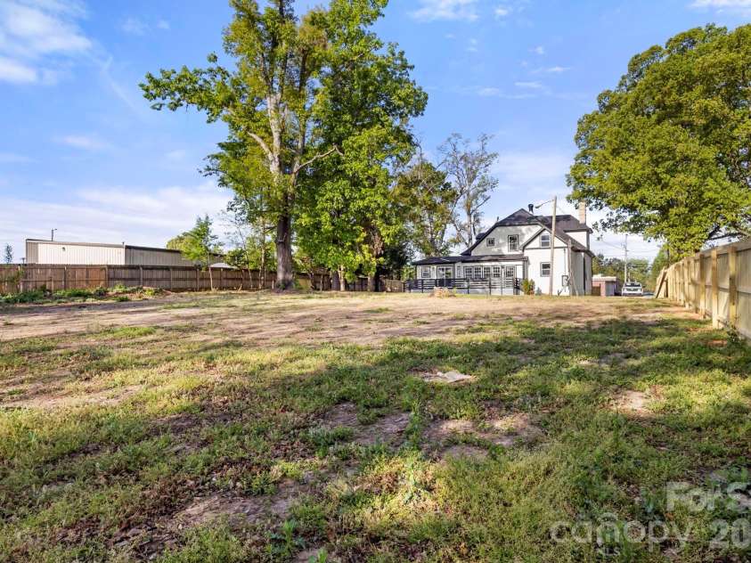 918 New Hope Road, Gastonia, NC 28054.  MLS# CAR4368085, YatesRealty ID 26396. 