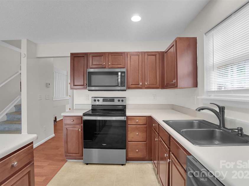 5237 Ficus Tree Lane, Charlotte, NC 28215.  MLS# CAR4288563, YatesRealty ID 26397. 