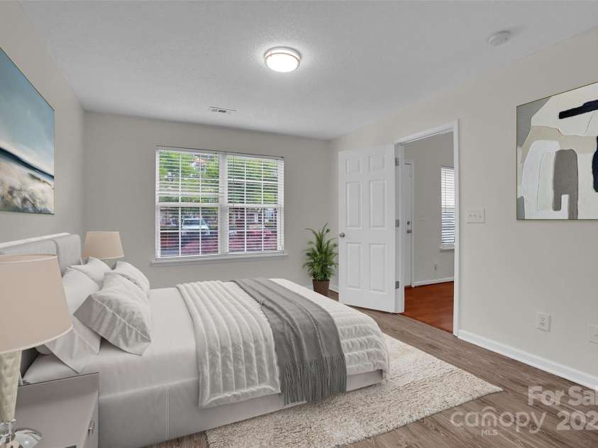 5237 Ficus Tree Lane, Charlotte, NC 28215.  MLS# CAR4288563, YatesRealty ID 26397. 