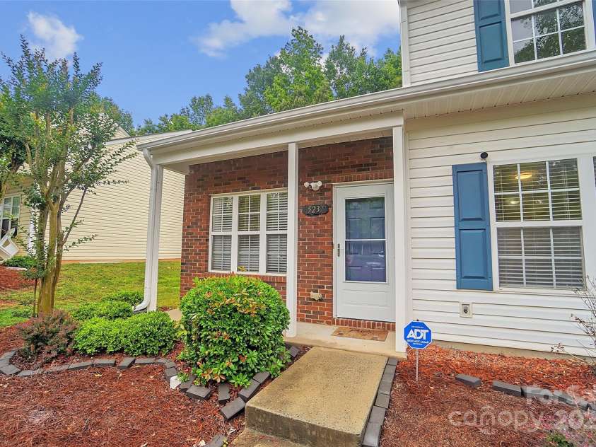 5237 Ficus Tree Lane, Charlotte, NC 28215.  MLS# CAR4288563, YatesRealty ID 26397. 