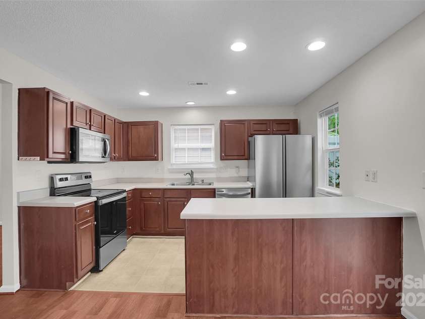 5237 Ficus Tree Lane, Charlotte, NC 28215.  MLS# CAR4288563, YatesRealty ID 26397. 