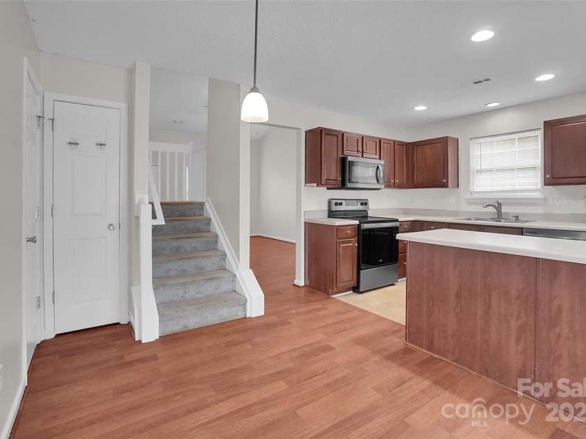 5237 Ficus Tree Lane, Charlotte, NC 28215.  MLS# CAR4288563, YatesRealty ID 26397. 