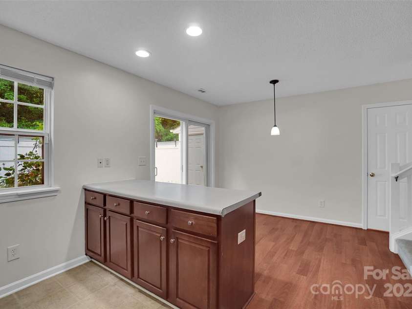 5237 Ficus Tree Lane, Charlotte, NC 28215.  MLS# CAR4288563, YatesRealty ID 26397. 