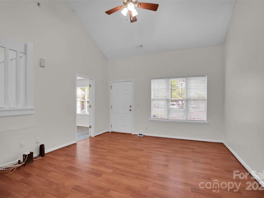 5237 Ficus Tree Lane, Charlotte, NC 28215.  MLS# CAR4288563, YatesRealty ID 26397. 