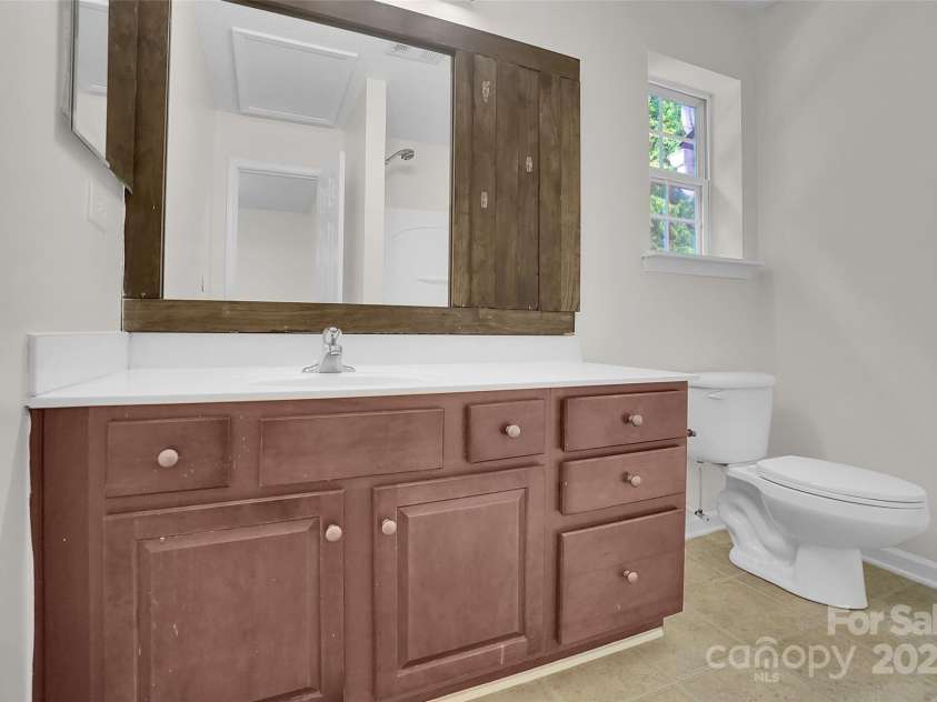 5237 Ficus Tree Lane, Charlotte, NC 28215.  MLS# CAR4288563, YatesRealty ID 26397. 