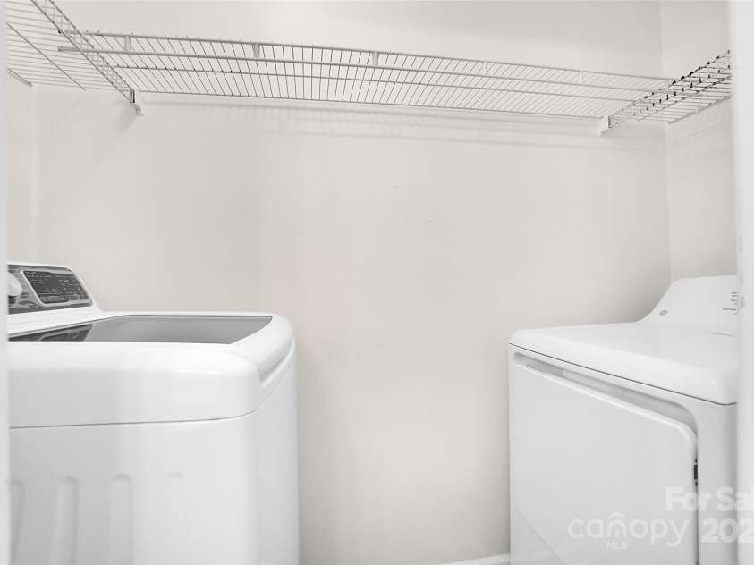 5237 Ficus Tree Lane, Charlotte, NC 28215.  MLS# CAR4288563, YatesRealty ID 26397. 